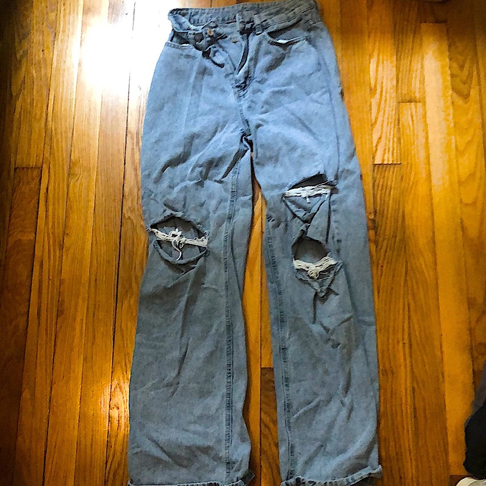 these are very big on me!! these are very cute for a street wear style though!